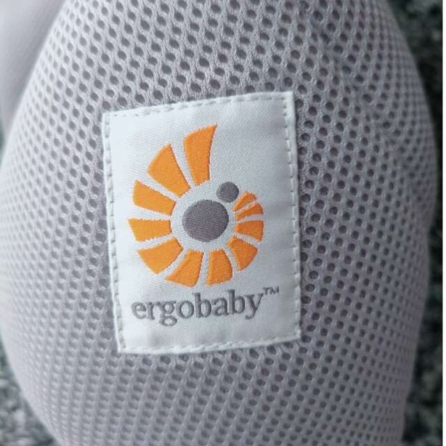 Ergobaby(エルゴベビー)のエルゴベビー インファントインサート キッズ/ベビー/マタニティの外出/移動用品(抱っこひも/おんぶひも)の商品写真