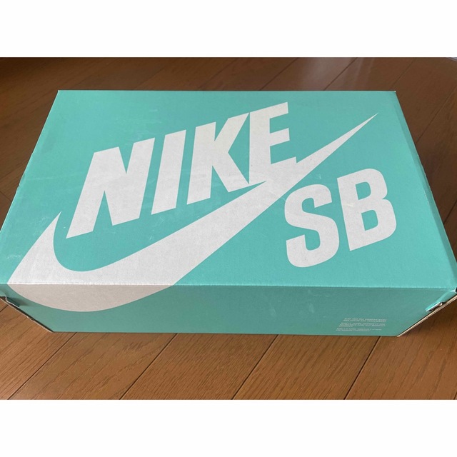 NIKE(ナイキ)のnike sb dunk low pro ピンクデビル 26.5cm メンズの靴/シューズ(スニーカー)の商品写真