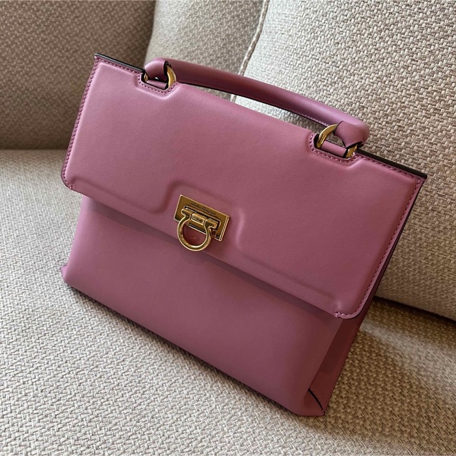 Salvatore Ferragamo　TRIFOLIO HANDBAG