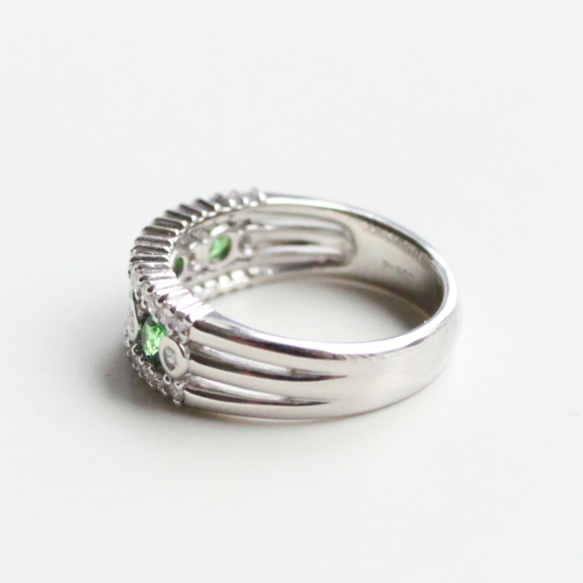 ガーネット×ダイヤモンド プラチナリング レディースのアクセサリー(リング(指輪))の商品写真