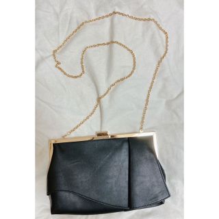 ザラ(ZARA)のチェーンストラップ付きバッグ(ショルダーバッグ)