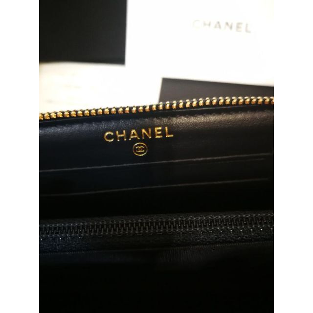 CHANEL(シャネル)のシャネル  ドーヴィル ラウンドファスナー  ウォレット ゴールドラメ 未使用 レディースのファッション小物(財布)の商品写真