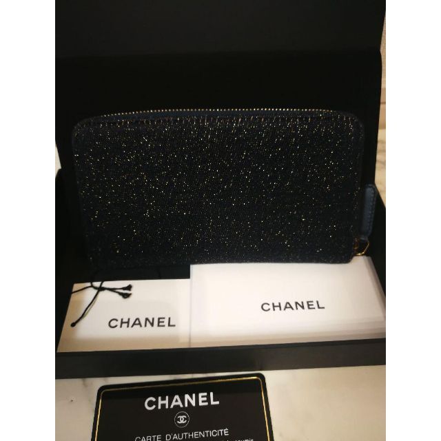 CHANEL(シャネル)のシャネル  ドーヴィル ラウンドファスナー  ウォレット ゴールドラメ 未使用 レディースのファッション小物(財布)の商品写真