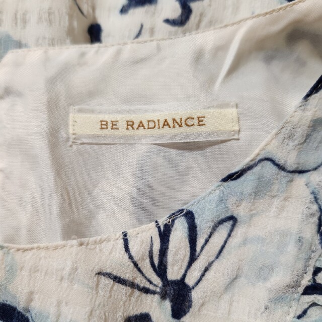 BE RADIANCE(ビーラディエンス)の花柄トップス レディースのトップス(シャツ/ブラウス(半袖/袖なし))の商品写真