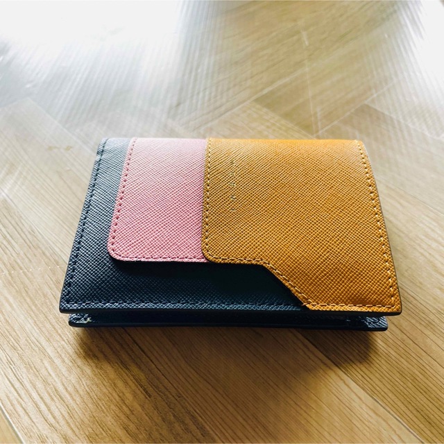 MARNI ミニウォレット マスタード×ネイビー×ピンク (箱、保存袋付き