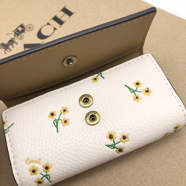 【COACH☆新品】6 リング キー ケース ウィズ フローラル☆ホワイト☆