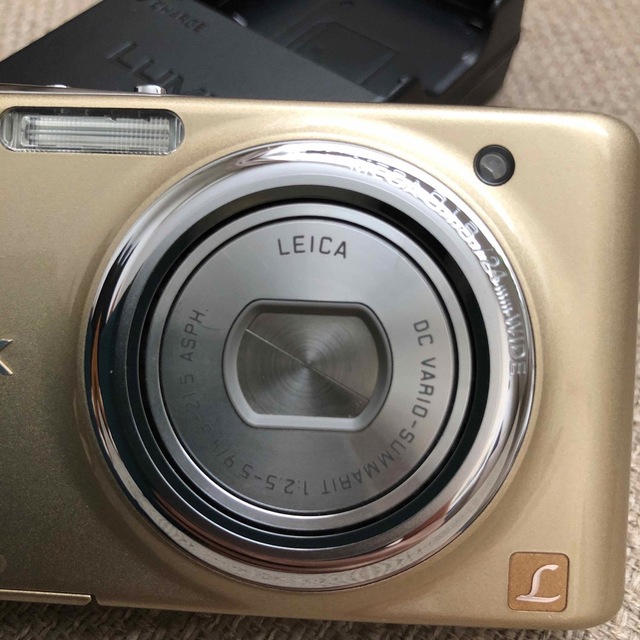 Panasonic(パナソニック)の美品☆ パナソニック　LUMIX DMC-FX77 スマホ/家電/カメラのカメラ(コンパクトデジタルカメラ)の商品写真