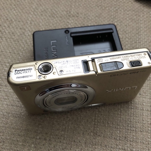 Panasonic(パナソニック)の美品☆ パナソニック　LUMIX DMC-FX77 スマホ/家電/カメラのカメラ(コンパクトデジタルカメラ)の商品写真