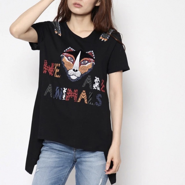 DESIGUAL(デシグアル)の新品✨タグ付き♪デシグアル　半袖　デザインTシャツ Sサイズ　大特価‼️ レディースのトップス(Tシャツ(半袖/袖なし))の商品写真