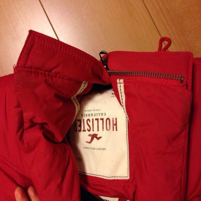 Hollister(ホリスター)のホリスター 赤ダウン レディースのジャケット/アウター(ダウンジャケット)の商品写真