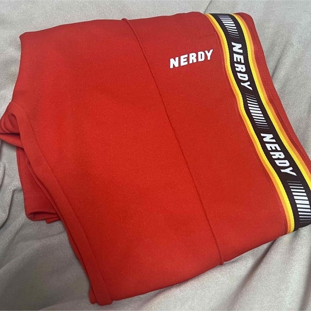 NERDY ジャージ 下 赤の通販 by e|ラクマ