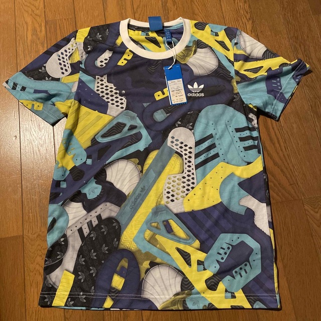 新品未使用タグ付きadidasアディダスTシャツ