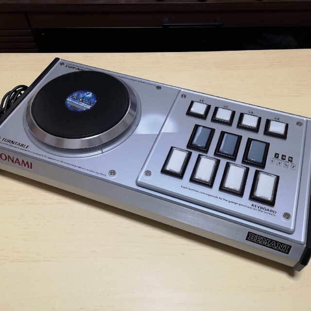 KONAMI(コナミ)の【ほぼ未使用】beatmania ⅡDX 専用コントローラー プレミアムモデル エンタメ/ホビーのゲームソフト/ゲーム機本体(その他)の商品写真