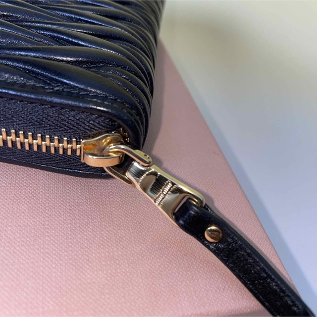 miumiu - MIUMIU 現行 極美品 黒 長財布 マテラッセ ミュウミュウの