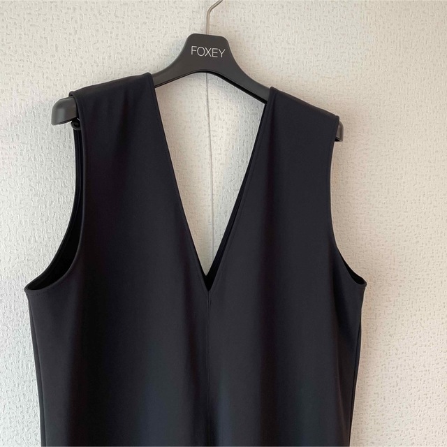 theory - theory PRECISION PONTE 2 V NECK DR Lの通販 by みる's shop