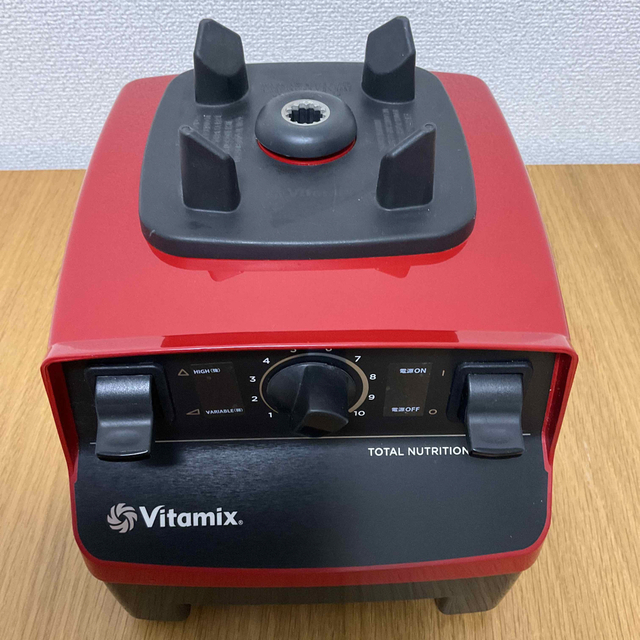 Vitamix(バイタミックス)のVaitamix   ヴァイタミックス ミキサー ジューサー VM0111  スマホ/家電/カメラの調理家電(ジューサー/ミキサー)の商品写真