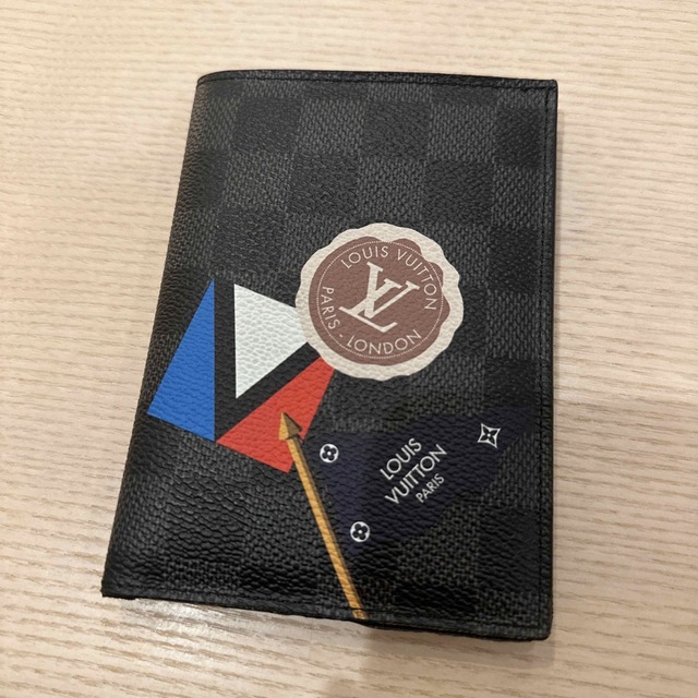 LOUIS VUITTON(ルイヴィトン)の激レア　LOUIS VUITTON 限定　ロンドン　ダミエ　パスポートケース レディースのファッション小物(パスケース/IDカードホルダー)の商品写真