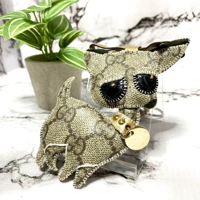 Gucci の猫チャーム - 通販 - guianegro.com.br