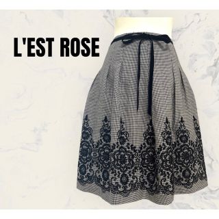 レストローズ(L'EST ROSE)の【L'EST ROSE】千鳥格子　幾何学模様　サーキュラースカート(ひざ丈スカート)