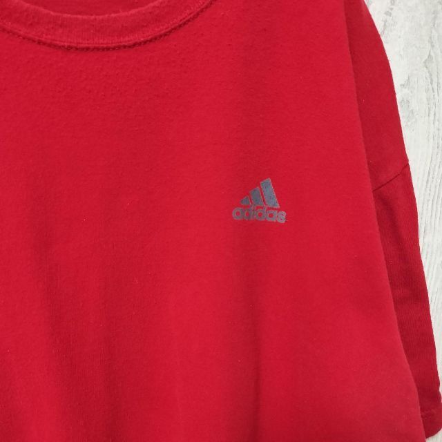 adidas(アディダス)のUSA古着 adidas ワンポイントロゴ　パフォーマンスロゴ　ゆるダボ メンズのトップス(Tシャツ/カットソー(半袖/袖なし))の商品写真