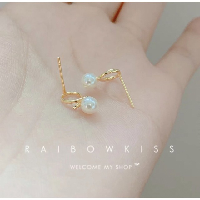 ゴールド♢パール♢ピアス♢韓国♢結婚式♢twice♢BTS♢レディース♢jo1 レディースのアクセサリー(ピアス)の商品写真