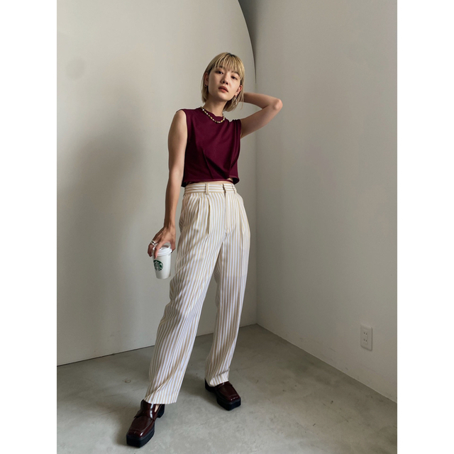 Ameri VINTAGE(アメリヴィンテージ)のSTRIPE SLIM STRAIGHT PANTS レディースのパンツ(カジュアルパンツ)の商品写真