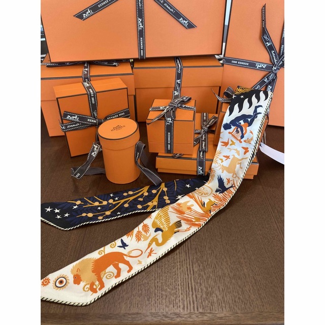 Hermes(エルメス)の新品☆エルメス　オルフェウスの魅力に誘われて　オレンジ　ツイリー レディースのファッション小物(バンダナ/スカーフ)の商品写真