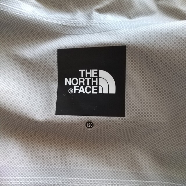 THE NORTH FACE(ザノースフェイス)のノースフェイス　ナイロンパーカー　120 キッズ/ベビー/マタニティのキッズ服女の子用(90cm~)(ジャケット/上着)の商品写真