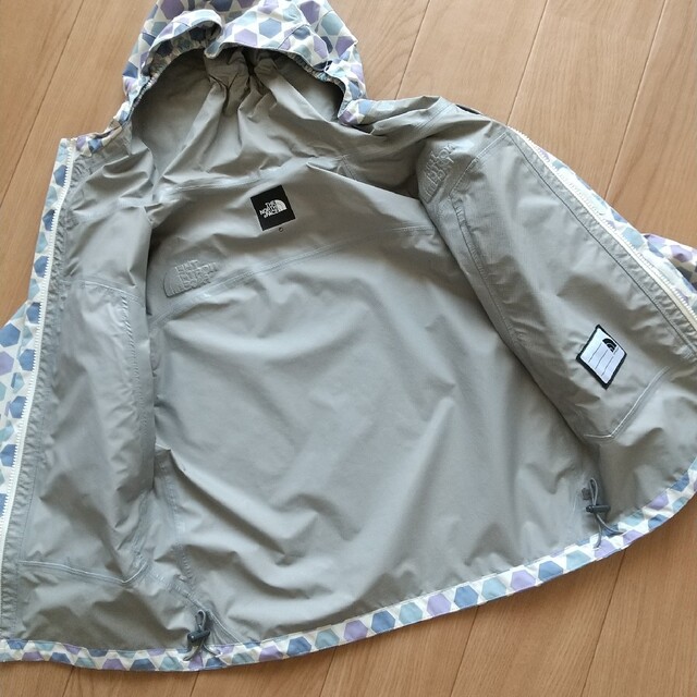 THE NORTH FACE(ザノースフェイス)のノースフェイス　ナイロンパーカー　120 キッズ/ベビー/マタニティのキッズ服女の子用(90cm~)(ジャケット/上着)の商品写真