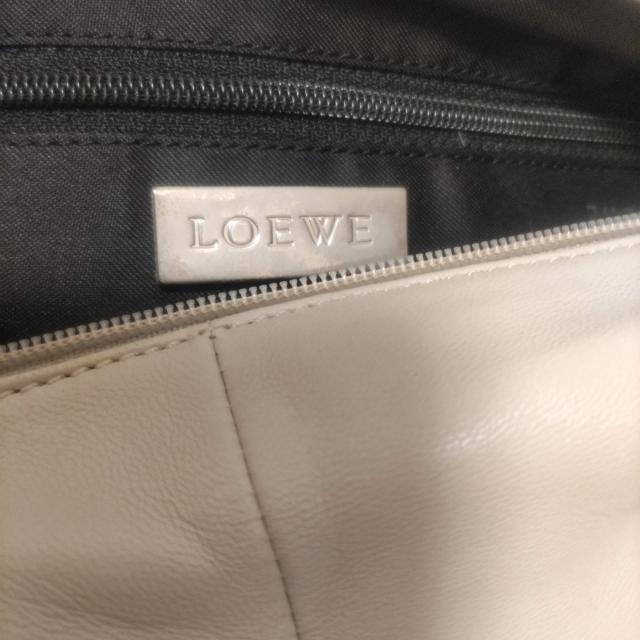 LOEWE(ロエベ)のLOEWE(ロエベ) ハンドバッグ - アイボリー レディースのバッグ(ハンドバッグ)の商品写真