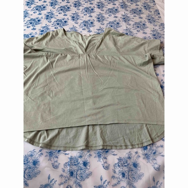 GU Tシャツ グリーン レディースのトップス(Tシャツ(半袖/袖なし))の商品写真