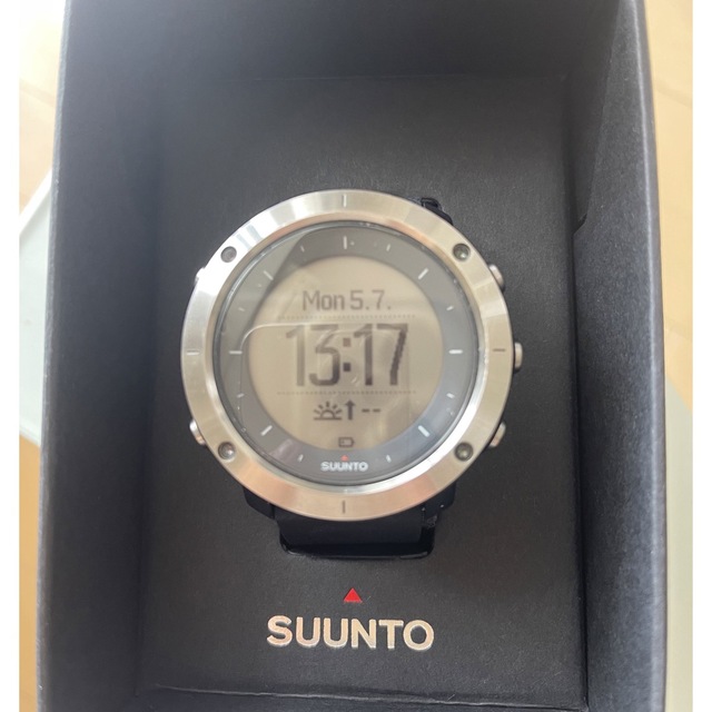 SUUNTO(スント)のSUUNTO TRAVERSE BLACK メンズの時計(腕時計(デジタル))の商品写真