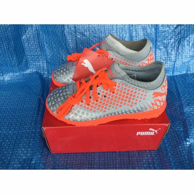 PUMA(プーマ)のPUMA FUTURE 4.4  JR. 18.0cm キッズ/ベビー/マタニティのキッズ靴/シューズ(15cm~)(スニーカー)の商品写真