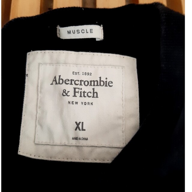 Abercrombie&Fitch(アバクロンビーアンドフィッチ)のAbercrombie　アバクロ　Tシャツ　黒　XL メンズのトップス(Tシャツ/カットソー(半袖/袖なし))の商品写真