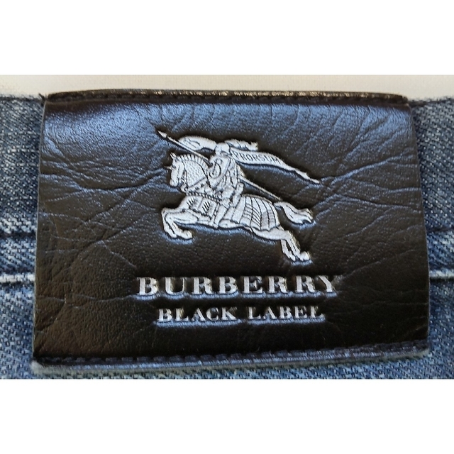 BURBERRY BLACK LABEL(バーバリーブラックレーベル)のバーバリーブラックレーベル　 ジーンズ　サイズ　76 メンズのパンツ(デニム/ジーンズ)の商品写真