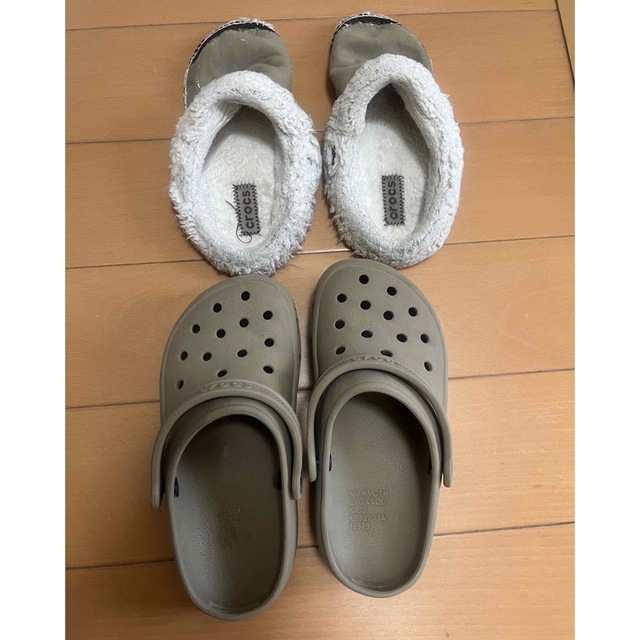 crocs(クロックス)のクロックス　ベージュ キッズ/ベビー/マタニティのキッズ靴/シューズ(15cm~)(サンダル)の商品写真