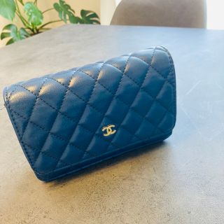 シャネル(CHANEL)のポーチ　クラッチバッグ　ネイビー　紺(ポーチ)