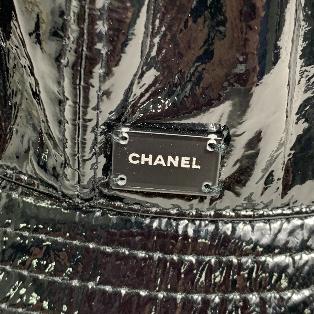 CHANEL(シャネル)のシャネル CHANEL ロゴ 帽子 ハット帽 エナメル バケットハット ハット ポリエステル ブラック 美品 レディースの帽子(ハット)の商品写真