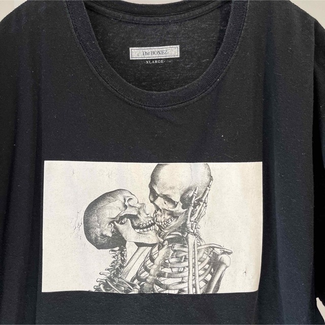 The BONEZ Tシャツ-