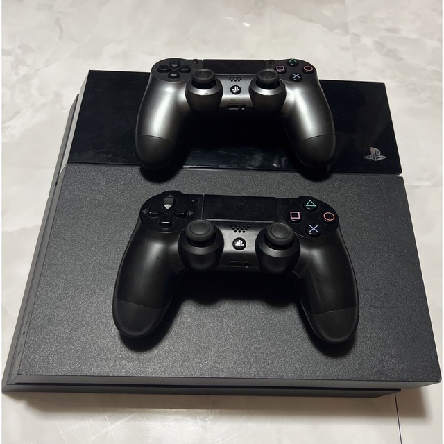 ⭐︎送料無料美品⭐︎PS4 本体・コントローラー2個 CHU1100A-