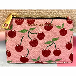 マークジェイコブス(MARC JACOBS)の【美品】▲マークジェイコブス パスケース チェリー(パスケース/IDカードホルダー)