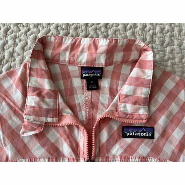 patagonia(パタゴニア)のパタゴニア　ウインドブレーカー　2T キッズ/ベビー/マタニティのキッズ服女の子用(90cm~)(ジャケット/上着)の商品写真