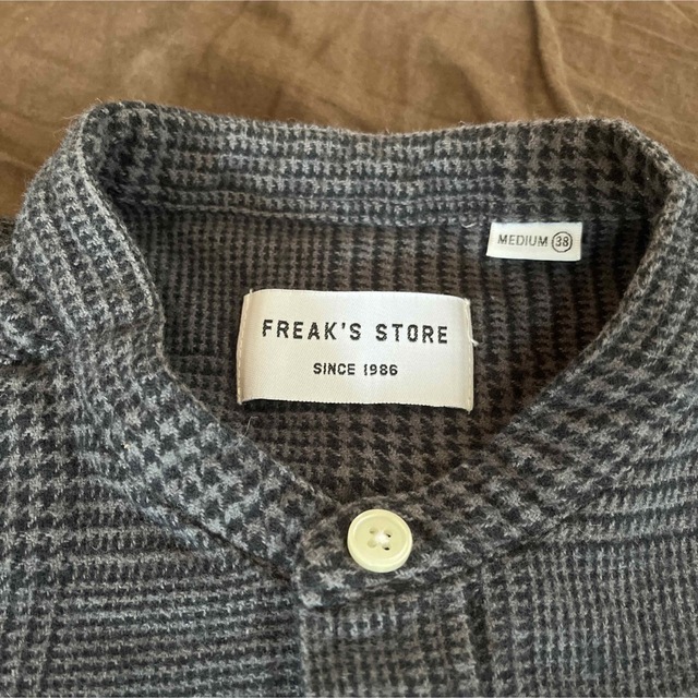 FREAK'S STORE(フリークスストア)のフリークスストア　チェックシャツ　グレー メンズのトップス(シャツ)の商品写真