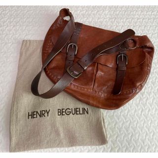 エンリーべグリン(HENRY BEGUELIN)のHENRY BEGUELINエンリーベグリン　レザーショルダーバッグ(ショルダーバッグ)