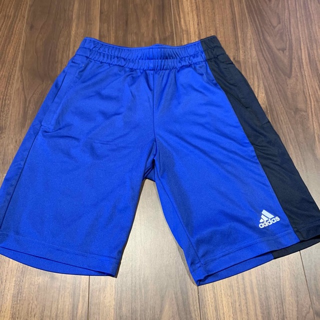 adidas(アディダス)のadidas アディダス　ショートパンツ　140cm キッズ/ベビー/マタニティのキッズ服男の子用(90cm~)(パンツ/スパッツ)の商品写真