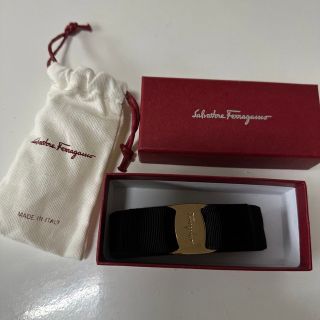 サルヴァトーレフェラガモ(Salvatore Ferragamo)のFerragamo バレッタ　ヴァラ　ブラックリボン／ゴールド金具(バレッタ/ヘアクリップ)