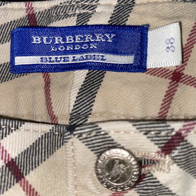 BURBERRY BLUE LABEL(バーバリーブルーレーベル)のBURBERRY  BLUELEBEL ハーフパンツ　38 レディースのパンツ(ハーフパンツ)の商品写真