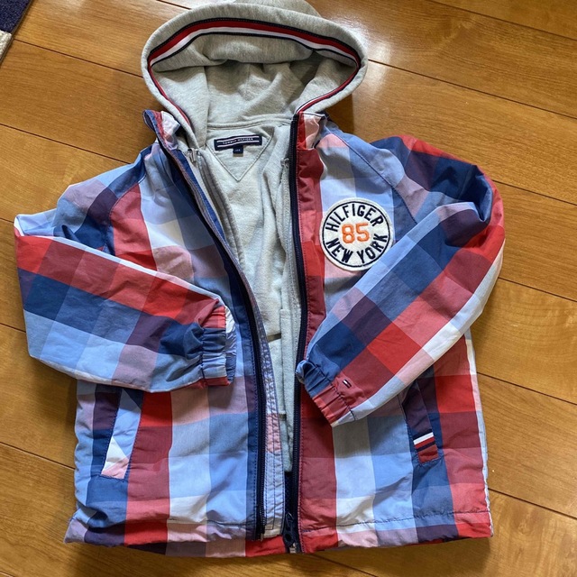 TOMMY HILFIGER(トミーヒルフィガー)のTOMMY キッズ キッズ/ベビー/マタニティのキッズ服男の子用(90cm~)(ジャケット/上着)の商品写真