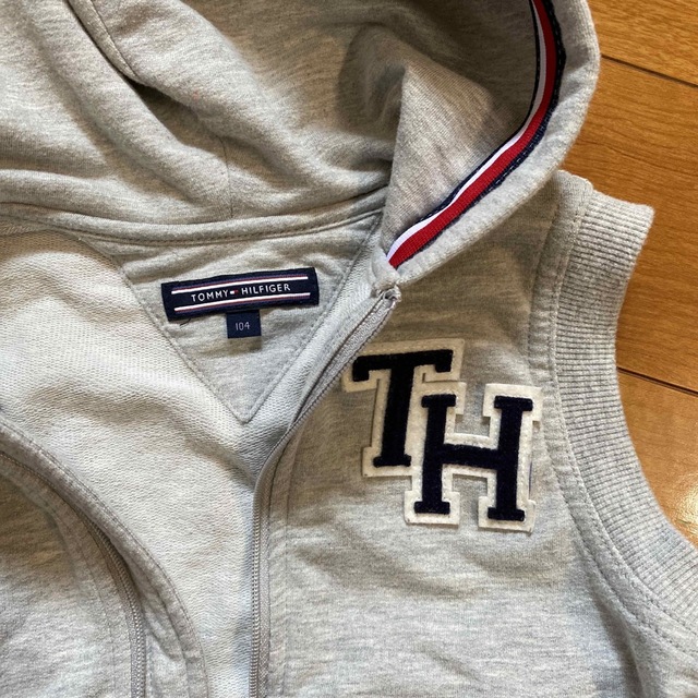 TOMMY HILFIGER(トミーヒルフィガー)のTOMMY キッズ キッズ/ベビー/マタニティのキッズ服男の子用(90cm~)(ジャケット/上着)の商品写真