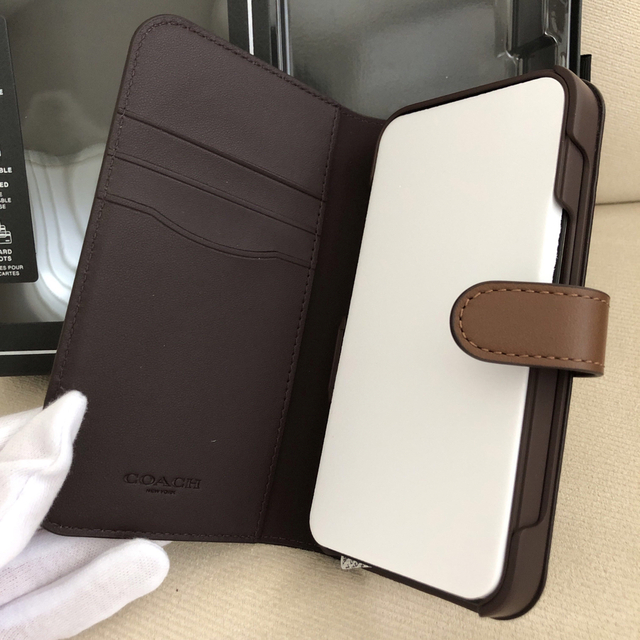 COACH(コーチ)の新品★COACH コーチ レザー iPhone 14 iPhone 13ケース  スマホ/家電/カメラのスマホアクセサリー(iPhoneケース)の商品写真